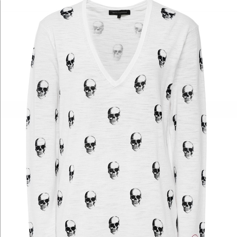 White long sleeve skull cashmere top
